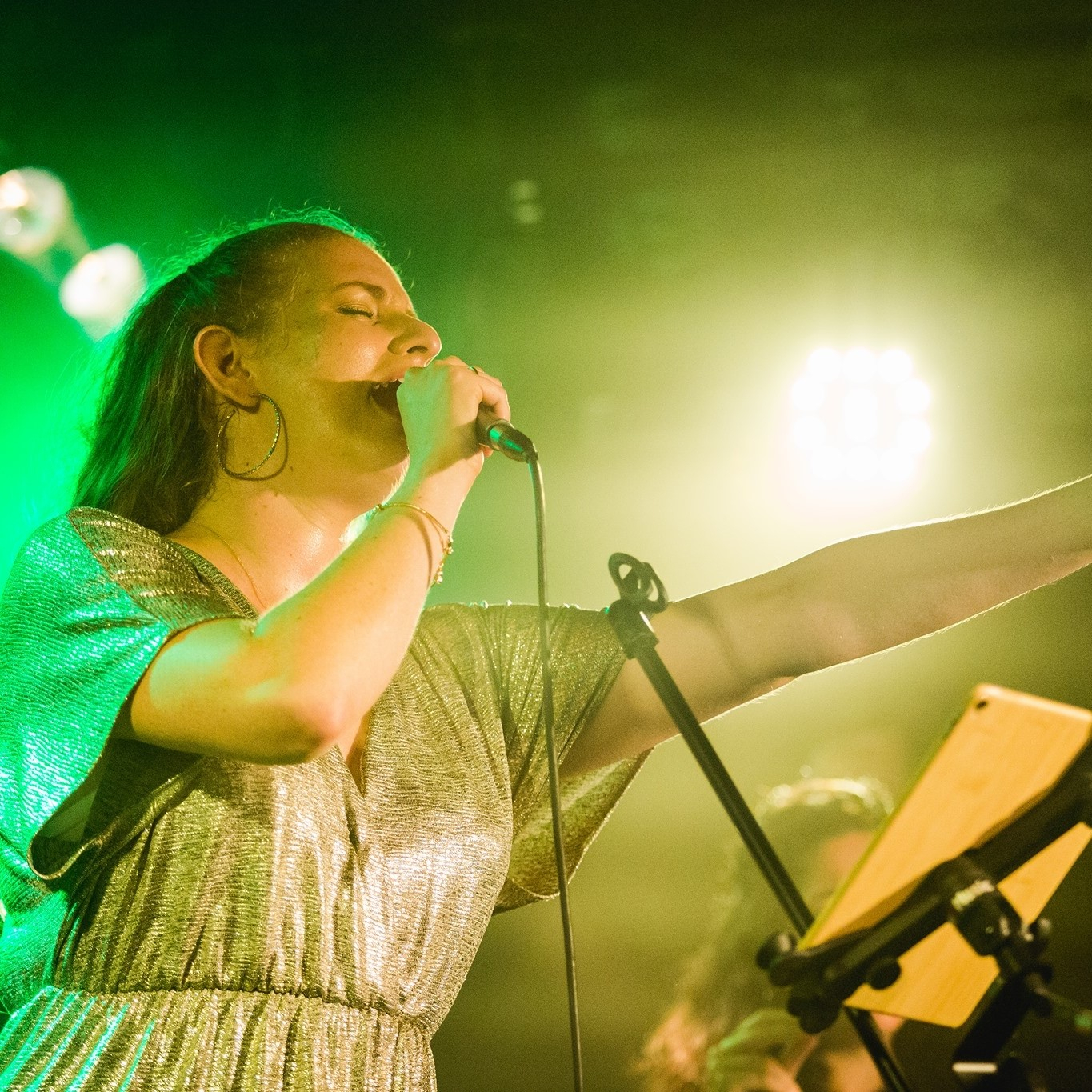 Lee Ganor performing on stage